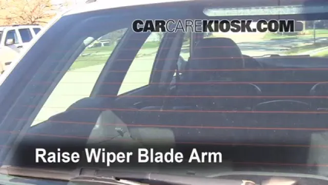 2000 Volvo V40 1.9L 4 Cyl. Turbo Escobillas de limpiaparabrisas trasero Cambiar escobillas de limpiaparabrisas